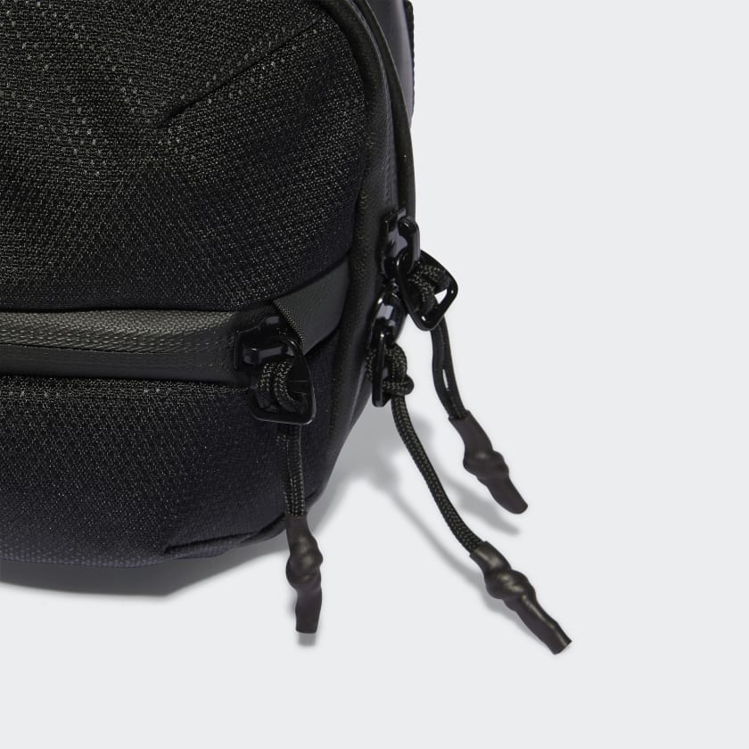 4CMTE_Sling_Bag_Czern_IB2675_42_detail