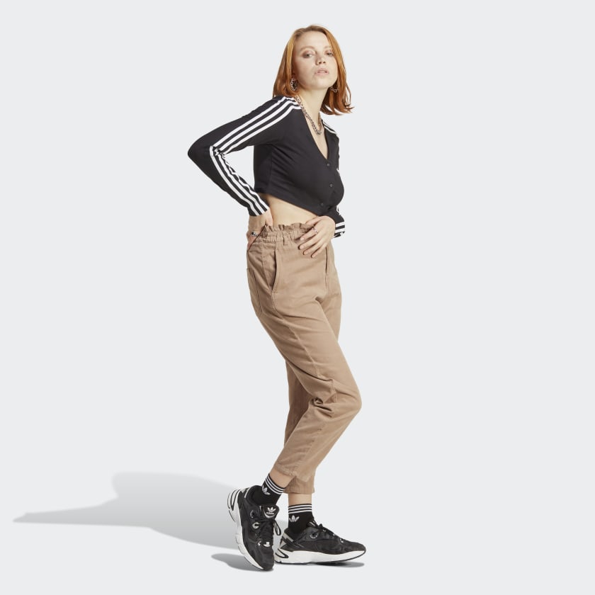 Adicolor_Classics_3-Stripes_Button_Long_Sleeve_Tee_Czern_IC5473_25_model