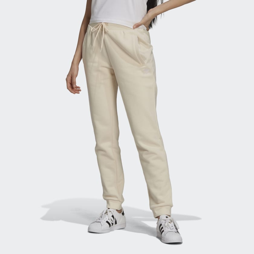 Adicolor_Essentials_Slim_Joggers_Bezowy_H37873_21_model
