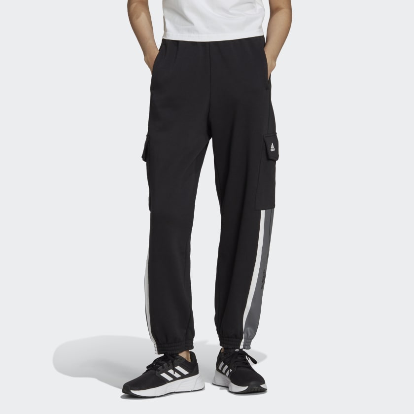 Essentials_Pin_Stripe_Block_Fleece_Cargo_Pants_Czern_HL2110_21_model