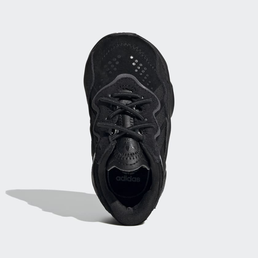OZWEEGO_Shoes_Czern_EF6300_02_standard_hover