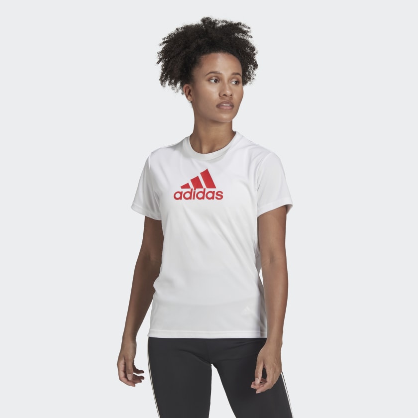 Primeblue_Designed_2_Move_Logo_Sport_Tee_Bialy_HE6725_21_model