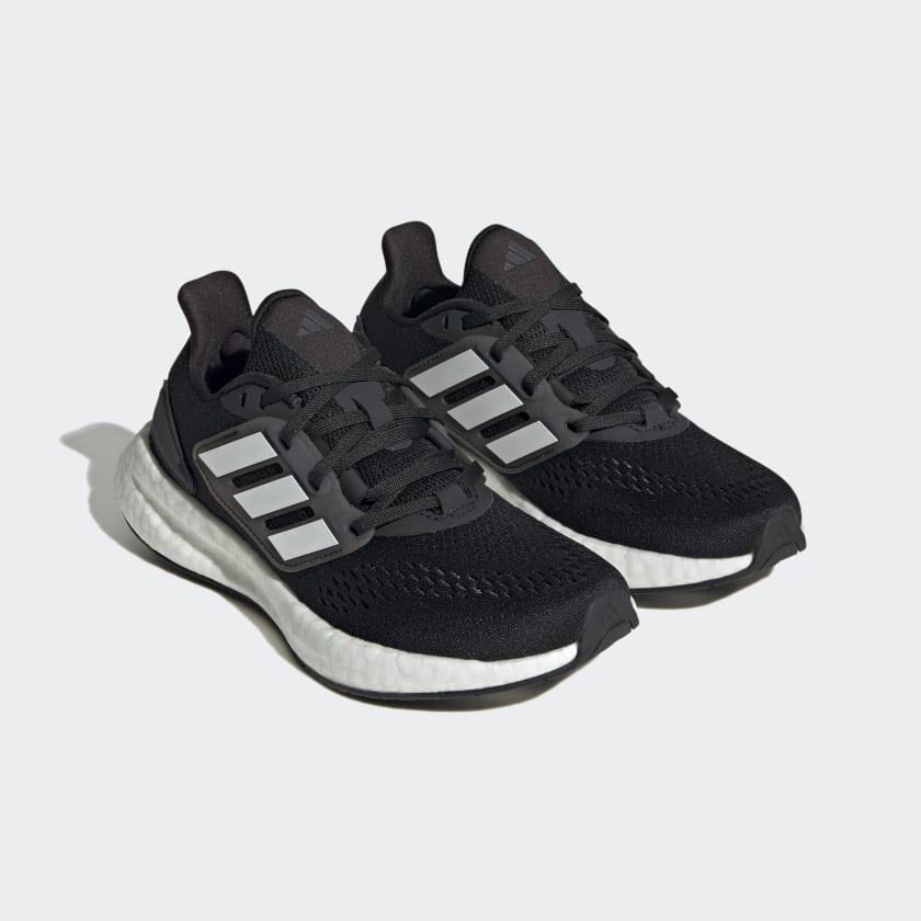 Pureboost_22_Shoes_Czern_GZ2599_04_standard