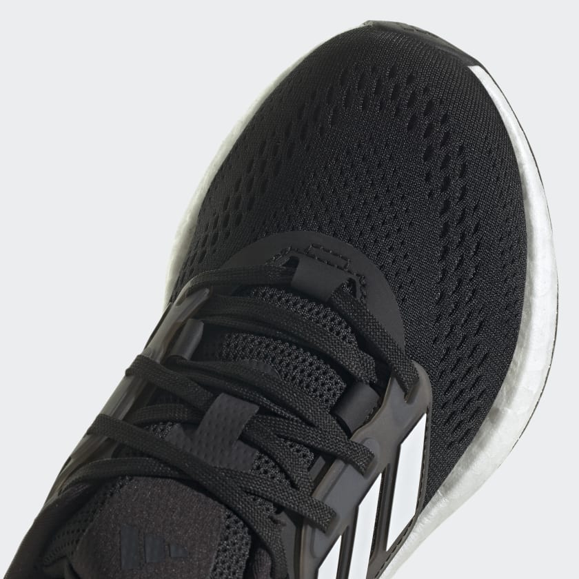 Pureboost_22_Shoes_Czern_GZ2599_41_detail