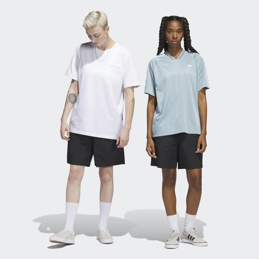 Skateboarding_Water_Short_uniseks_Czern_HS3016_21_model