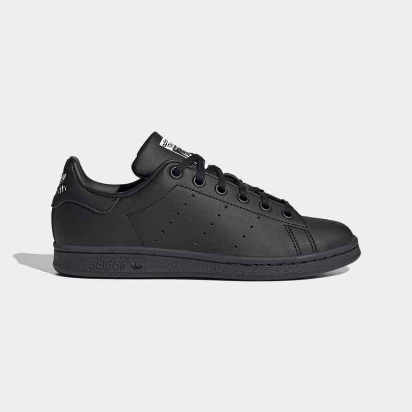 Stan_Smith_Shoes_Czern_FX7523_01_standard