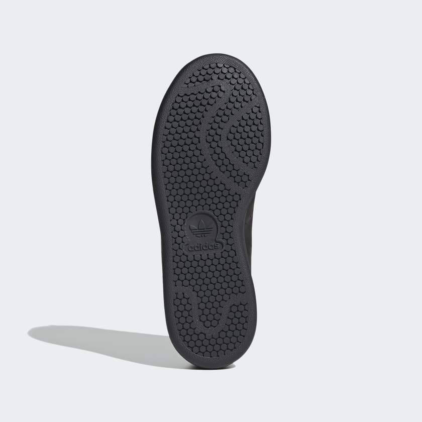 Stan_Smith_Shoes_Czern_FX7523_03_standard