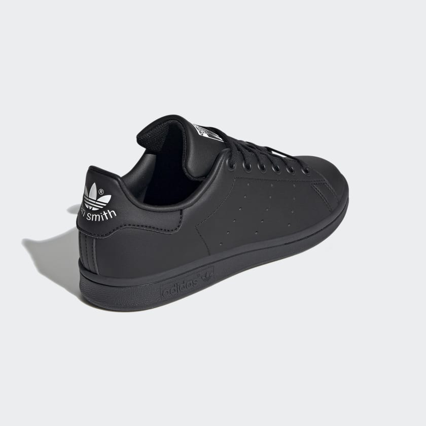 Stan_Smith_Shoes_Czern_FX7523_05_standard