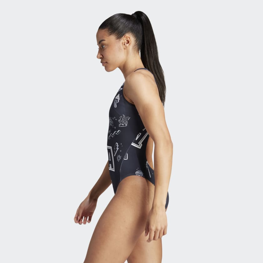 Stroj_do_plywania_Brand_Love_Franchise_Czern_IA3343_22_model