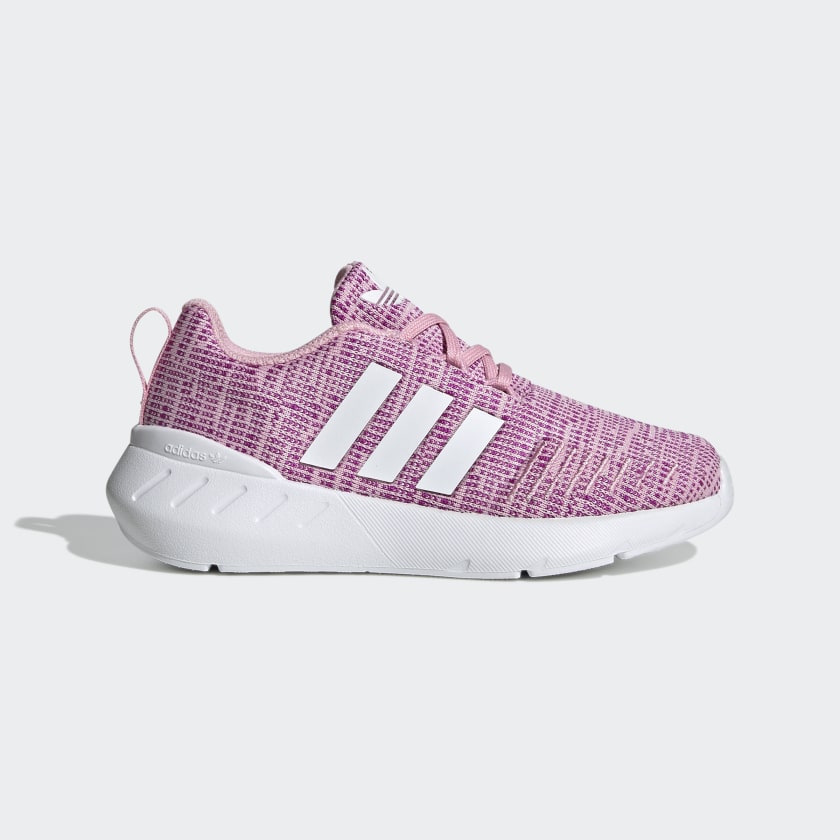 Swift_Run_22_Shoes_Rozowy_GW8181_01_standard