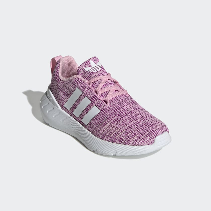 Swift_Run_22_Shoes_Rozowy_GW8181_04_standard