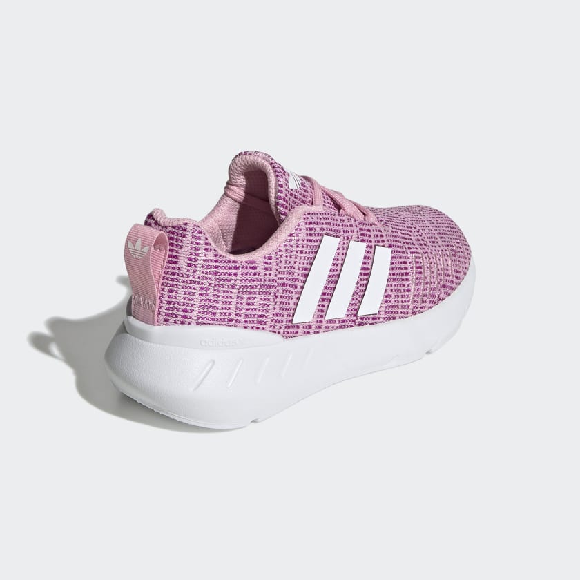 Swift_Run_22_Shoes_Rozowy_GW8181_05_standard