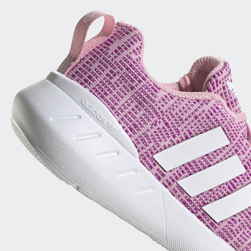 Swift_Run_22_Shoes_Rozowy_GW8181_42_detail