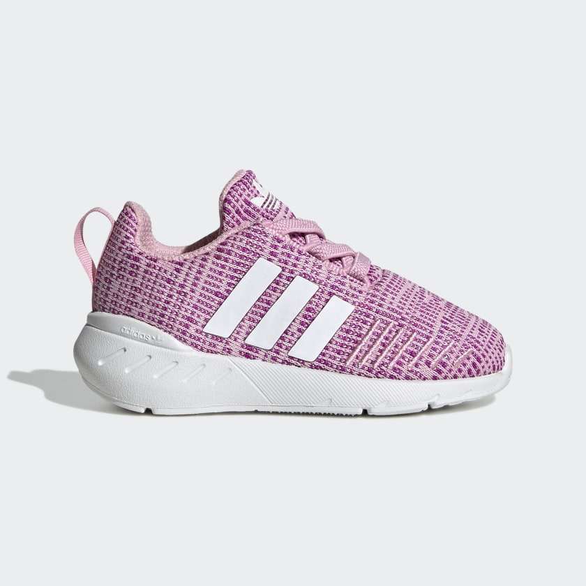 Swift_Run_22_Shoes_Rozowy_GW8185_01_standard
