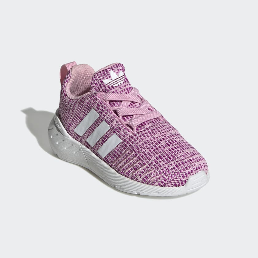 Swift_Run_22_Shoes_Rozowy_GW8185_04_standard