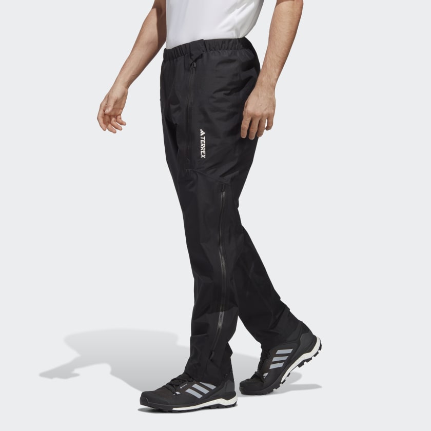 Terrex_GORE-TEX_Paclite_Rain_Pants_Czern_HN2949_21_model