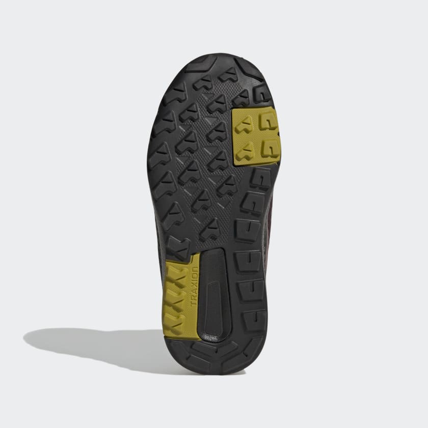 Terrex_Trailmaker_High_COLD.RDY_Hiking_Shoes_Czerwony_GZ1173_03_standard