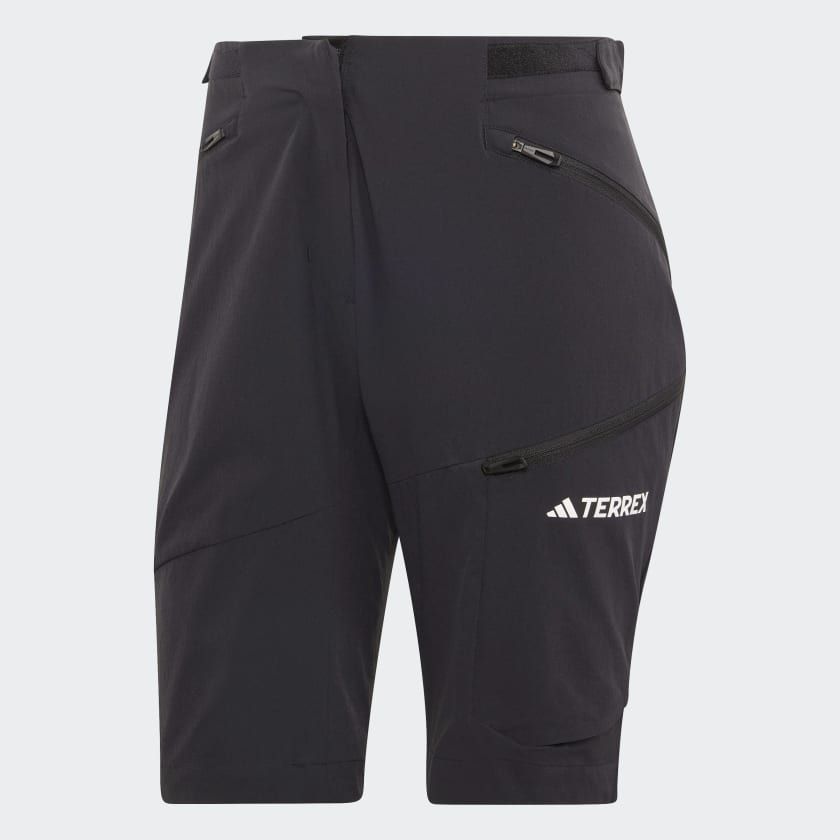 Terrex_Xperior_Hiking_Shorts_Czern_HN2963_01_laydown