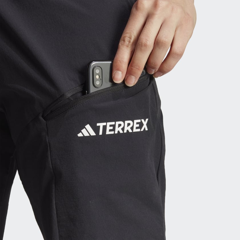 Terrex_Xperior_Hiking_Shorts_Czern_HN2963_41_detail