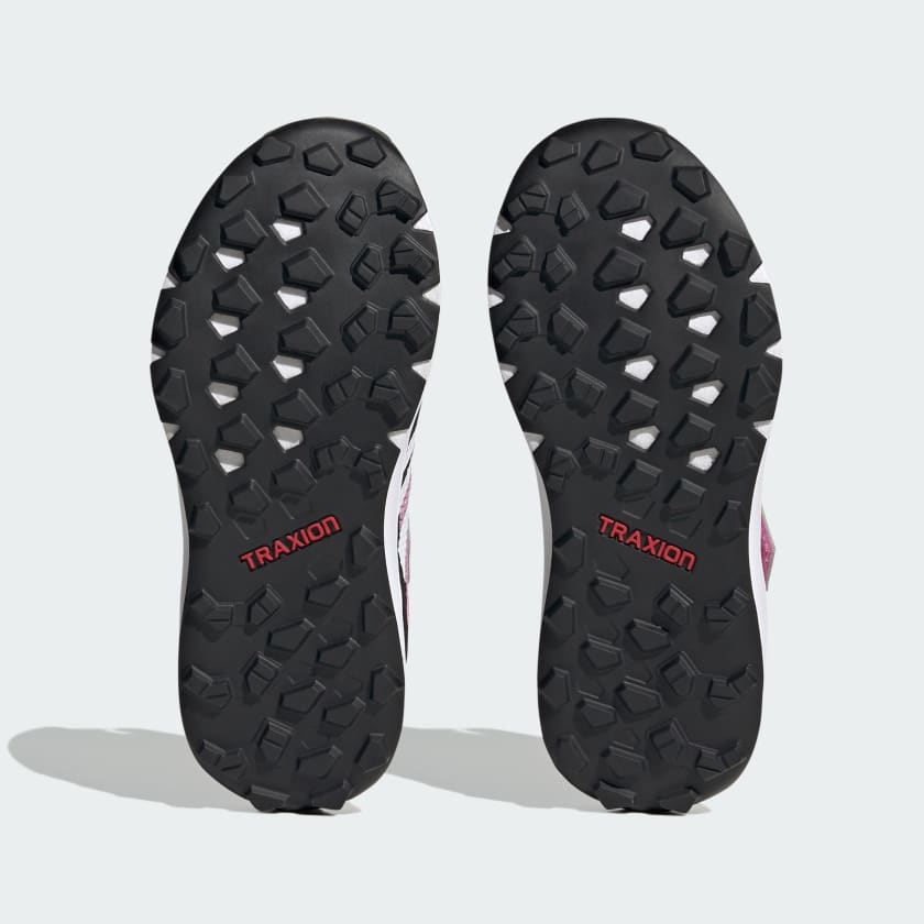 Terrex_x_LEGOr_Agravic_Flow_Trail_Running_Shoes_Fioletowy_IE4972_03_standard