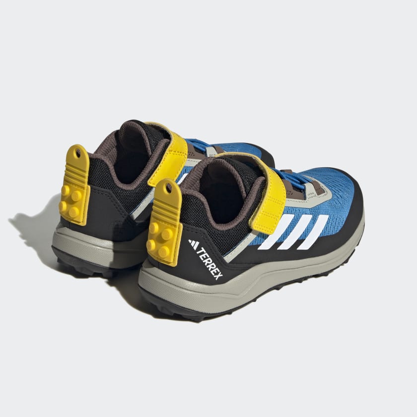 Terrex_x_LEGOr_Agravic_Flow_Trail_Running_Shoes_Niebieski_HQ3506_05_standard