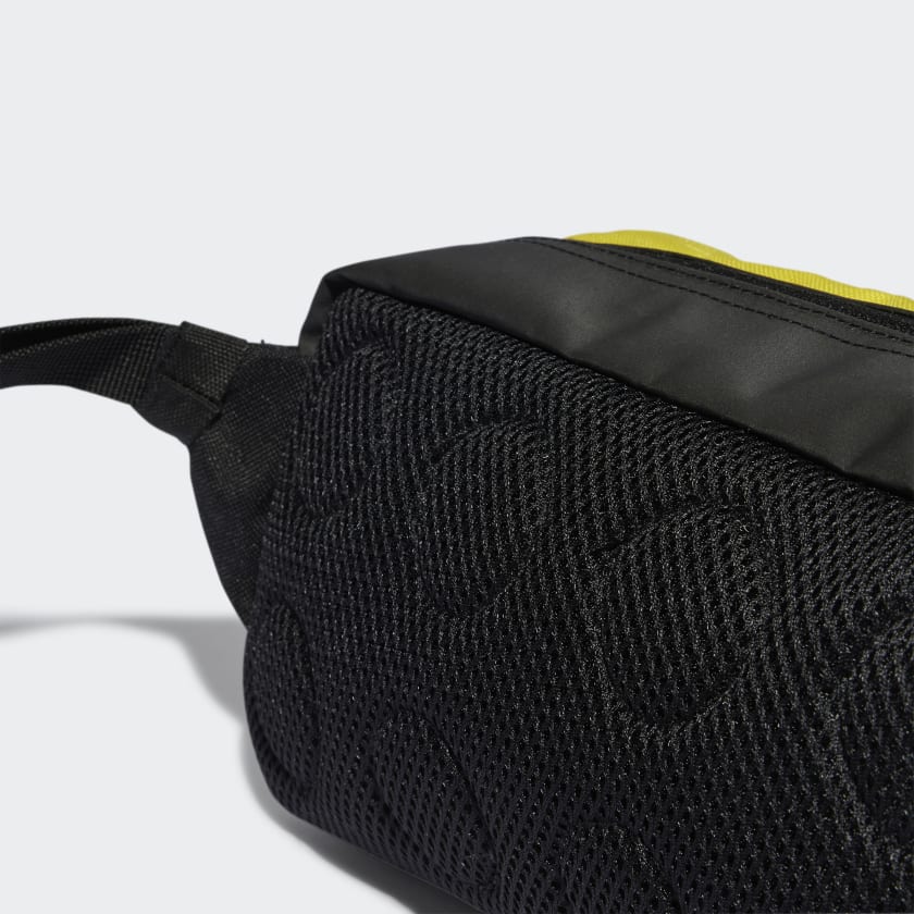 Torba-nerka_adidas_x_Classic_LEGOr_Czern_HZ2901_42_detail