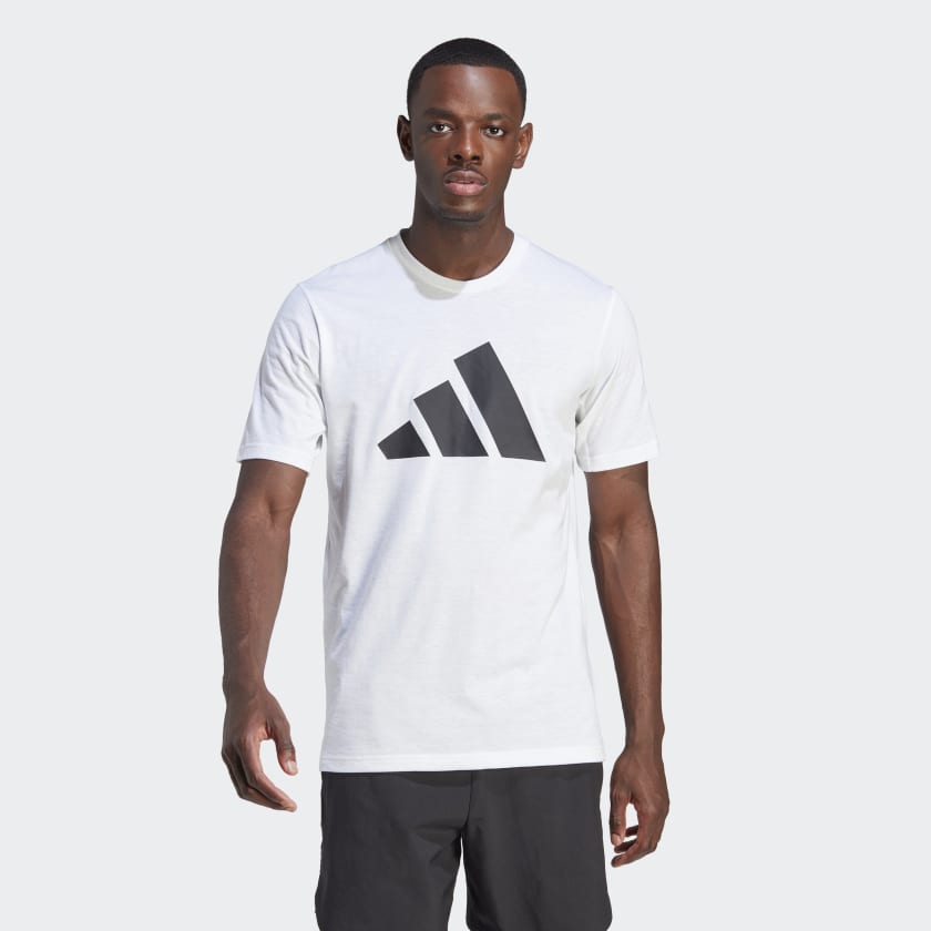 Train_Essentials_Feelready_Logo_Training_Tee_Bialy_IM4373_21_model
